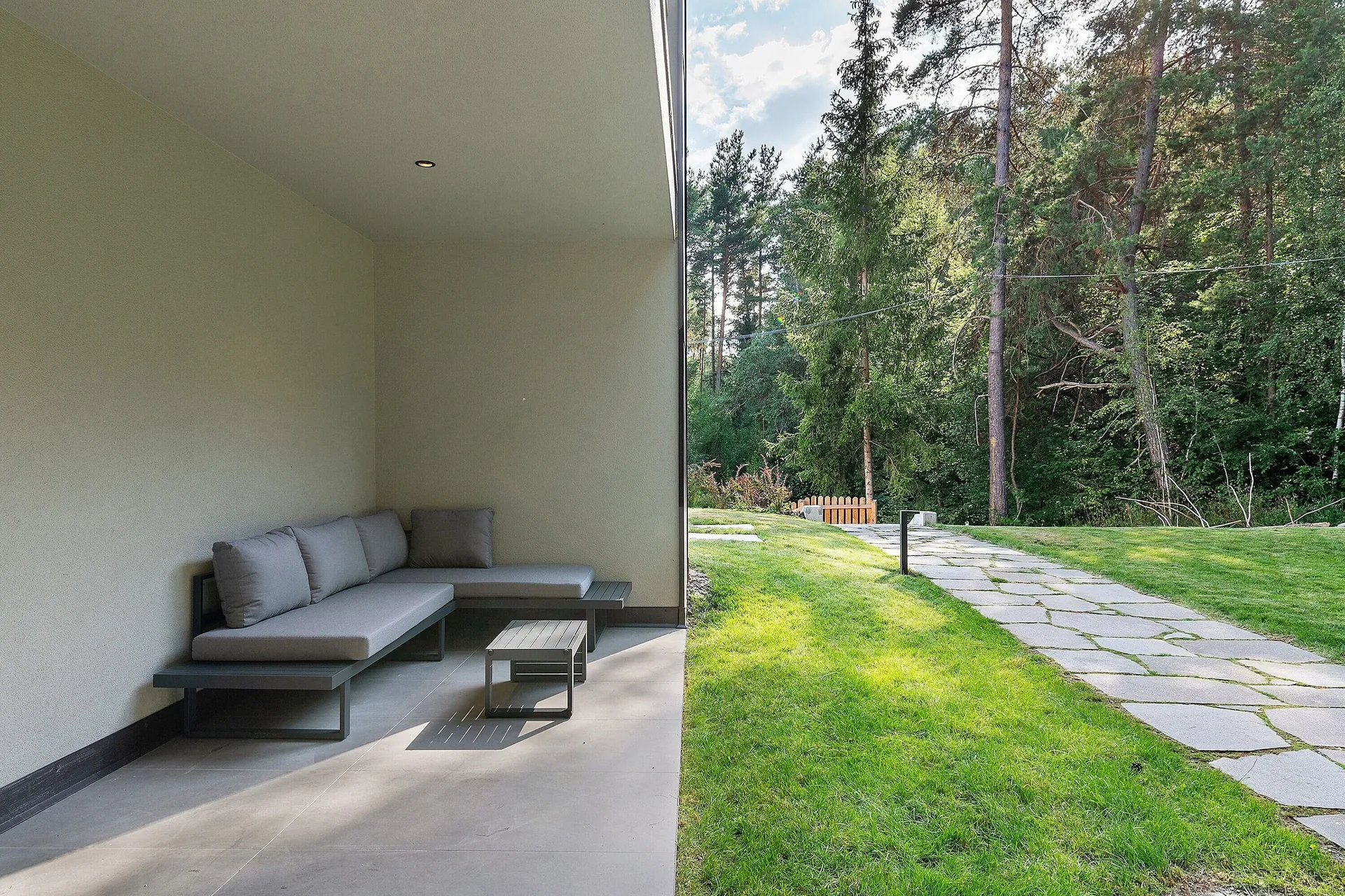 Privater Garten direkt am Wald
